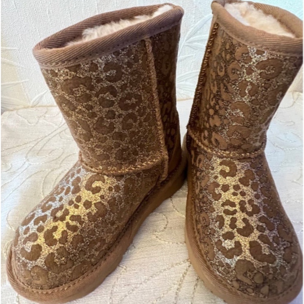 UGG Toddler girl Leopard Boots Size 7